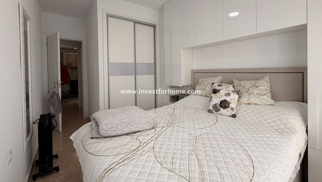 Reventa - Apartamento - Torrevieja - Urb. Calas Blancas III