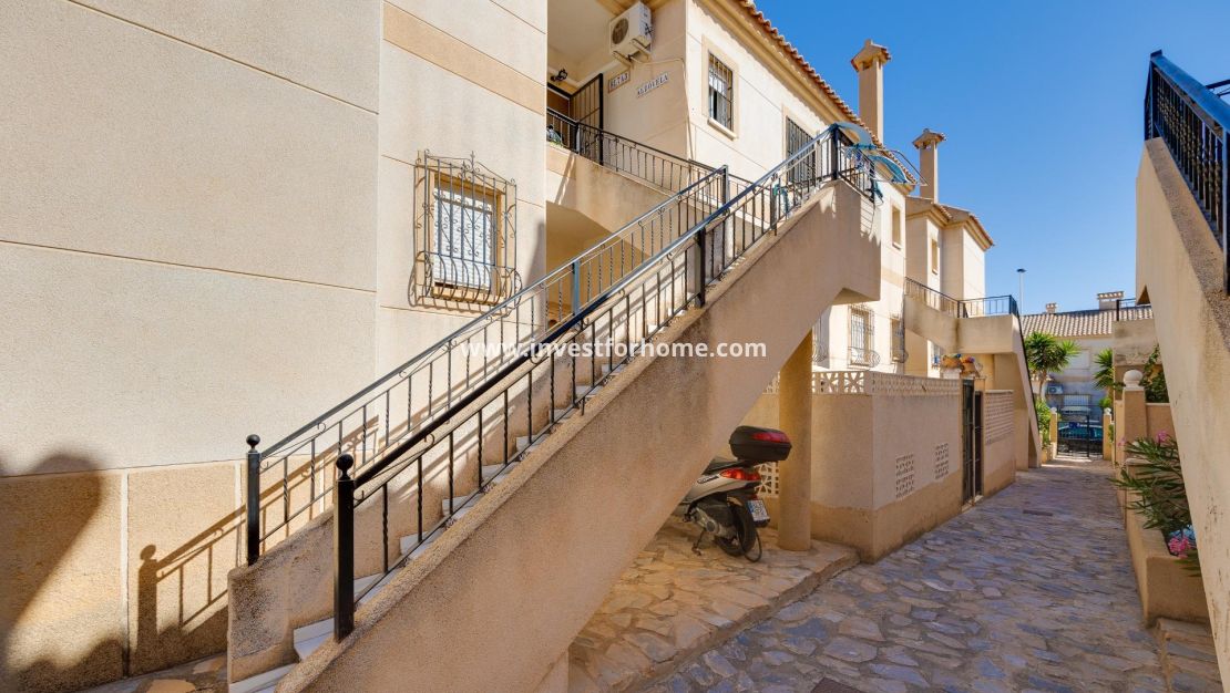 Reventa - Bungalow - Torrevieja - aguas nuevas