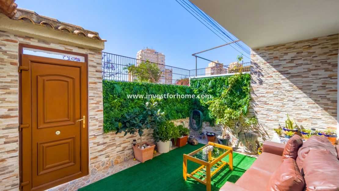 Reventa - Casa - Torrevieja - Nueva Torrevieja - Aguas Nuevas
