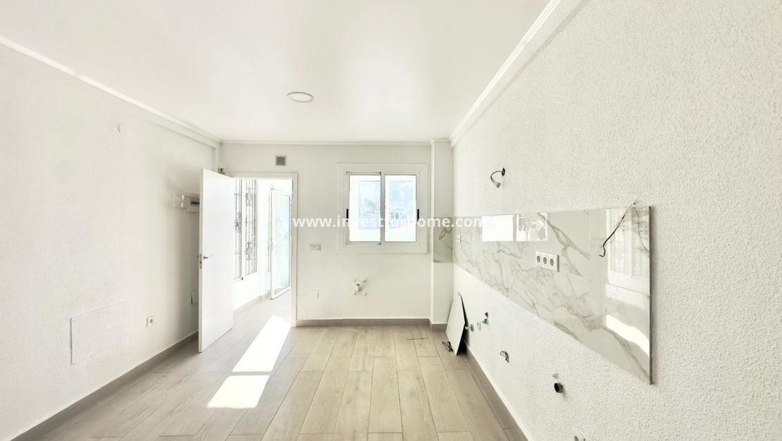 Reventa - Casa - Torrevieja - Torrelamata - La Mata