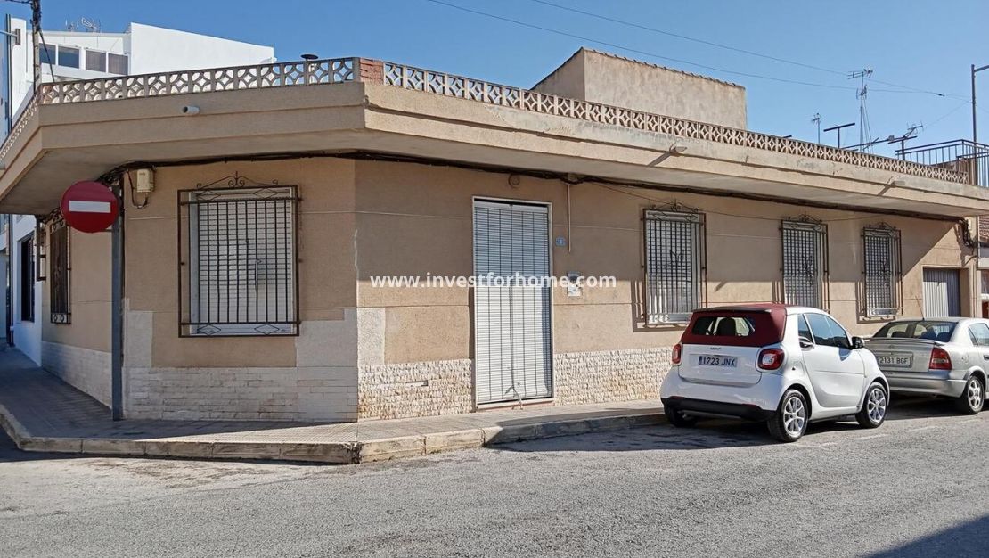 Reventa - Chalet - Los Montesinos - PUEBLO CENTRO