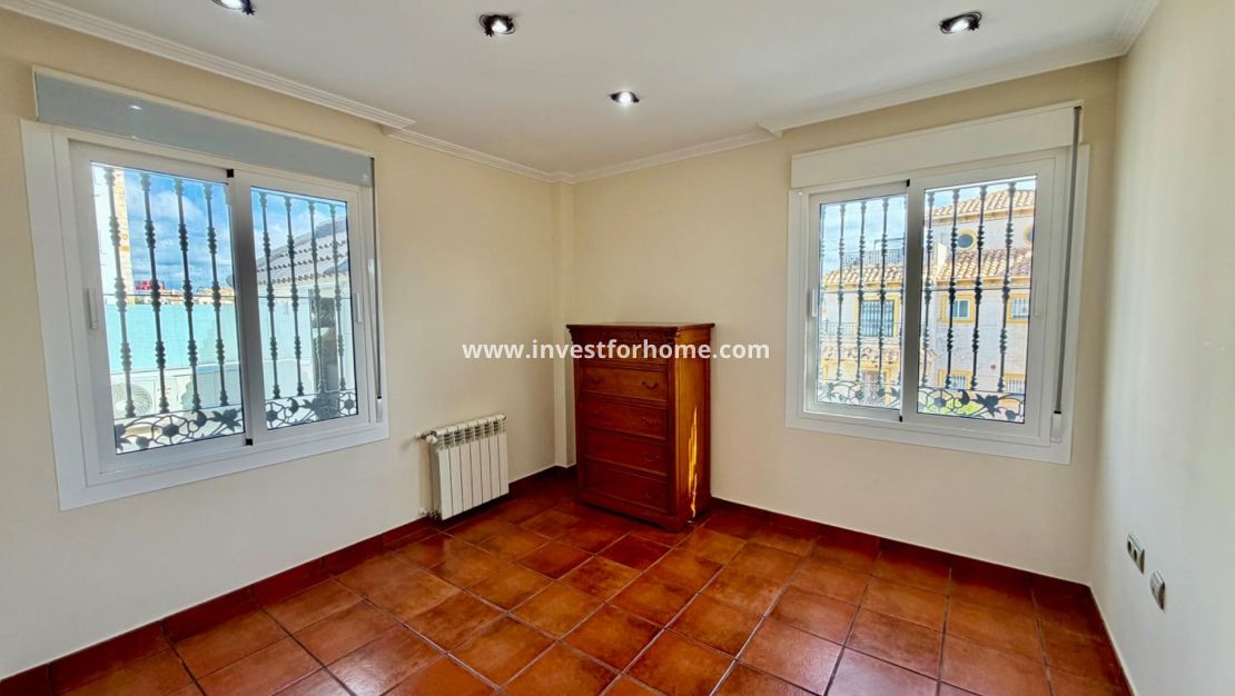 Reventa - Chalet - Orihuela Costa - La Zenia