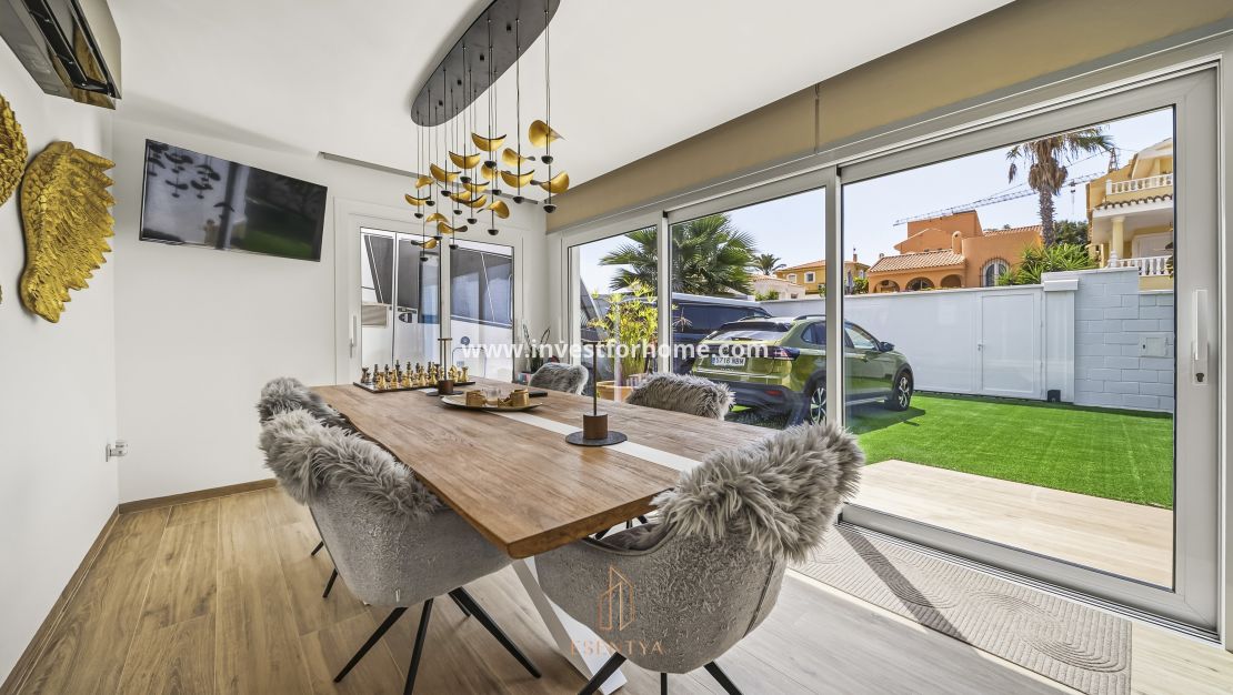 Reventa - Chalet - Orihuela Costa - La Zenia