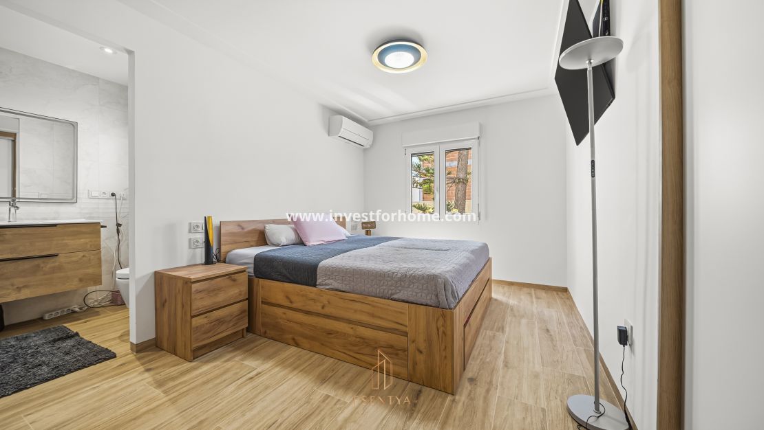 Reventa - Chalet - Orihuela Costa - La Zenia