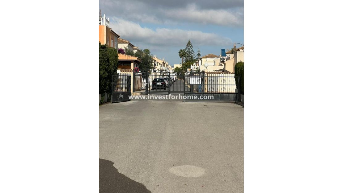 Reventa - Chalet - Orihuela Costa - Playa Flamenca