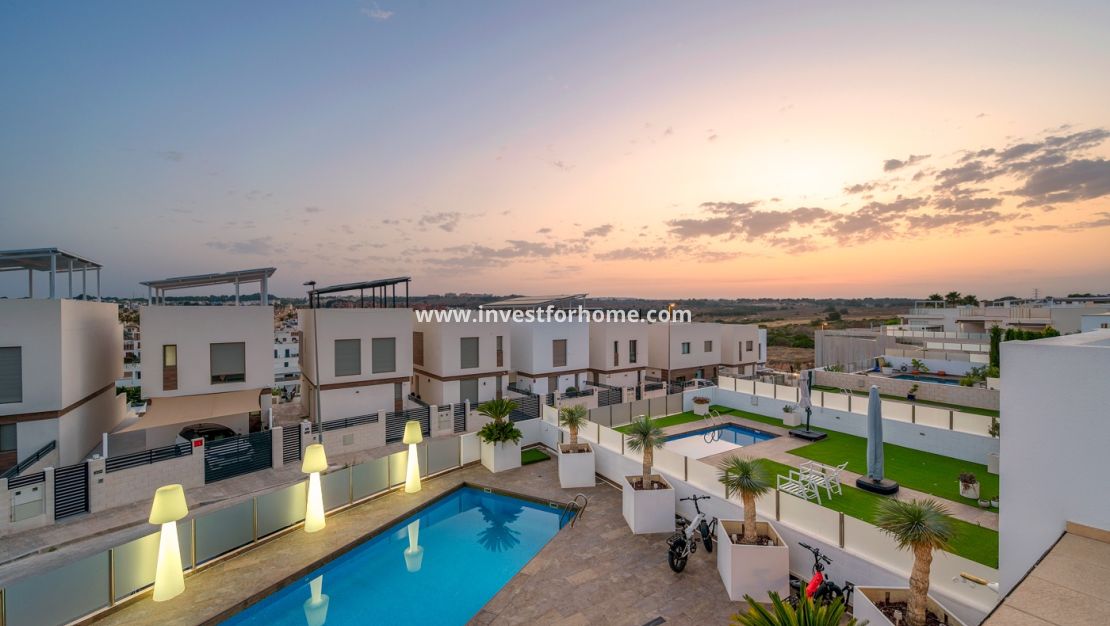 Reventa - Chalet - Orihuela Costa - Villamartín