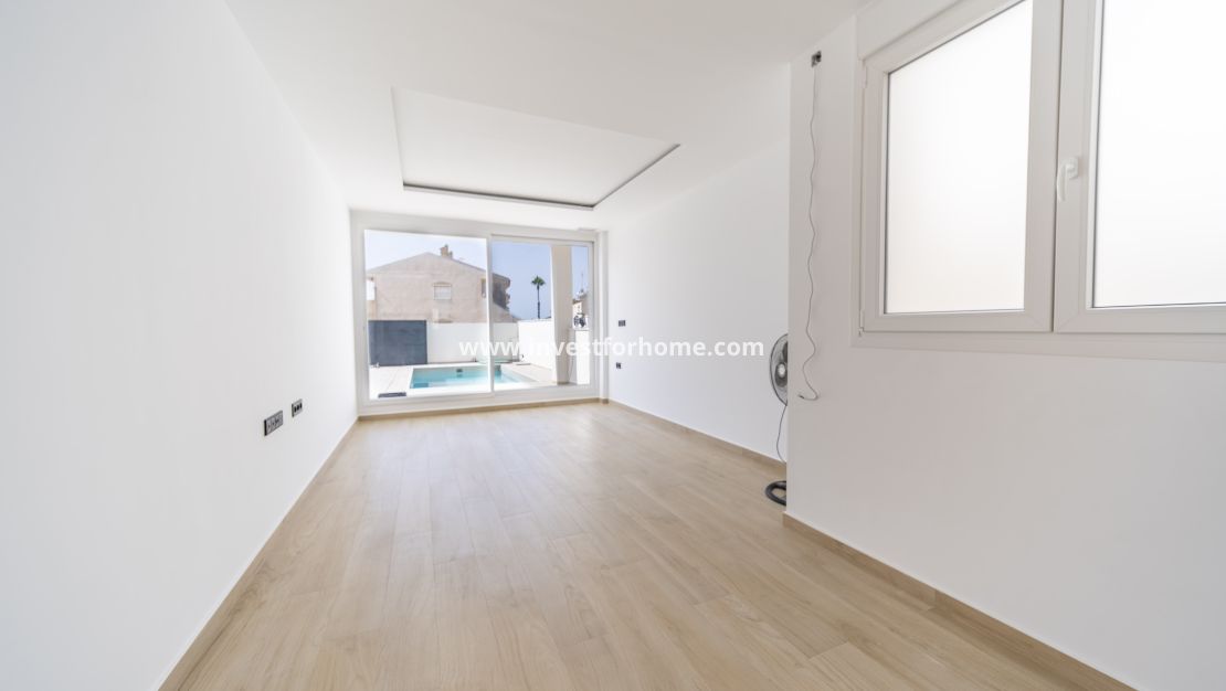 Reventa - Chalet - Torrevieja - aguas nuevas