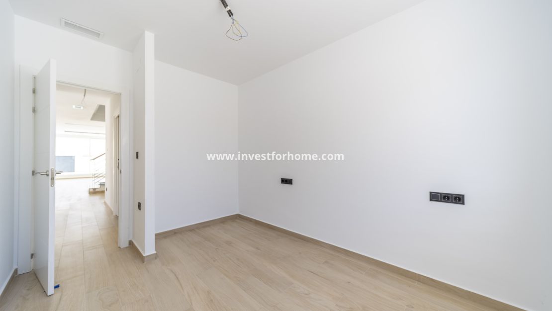 Reventa - Chalet - Torrevieja - aguas nuevas