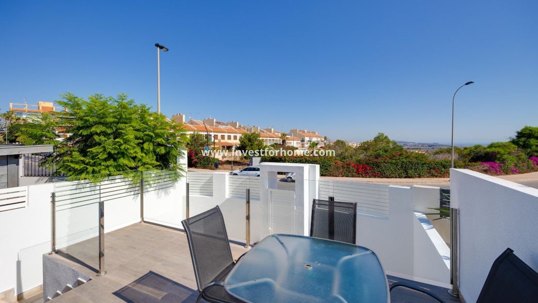 Reventa - Chalet - Torrevieja - aguas nuevas