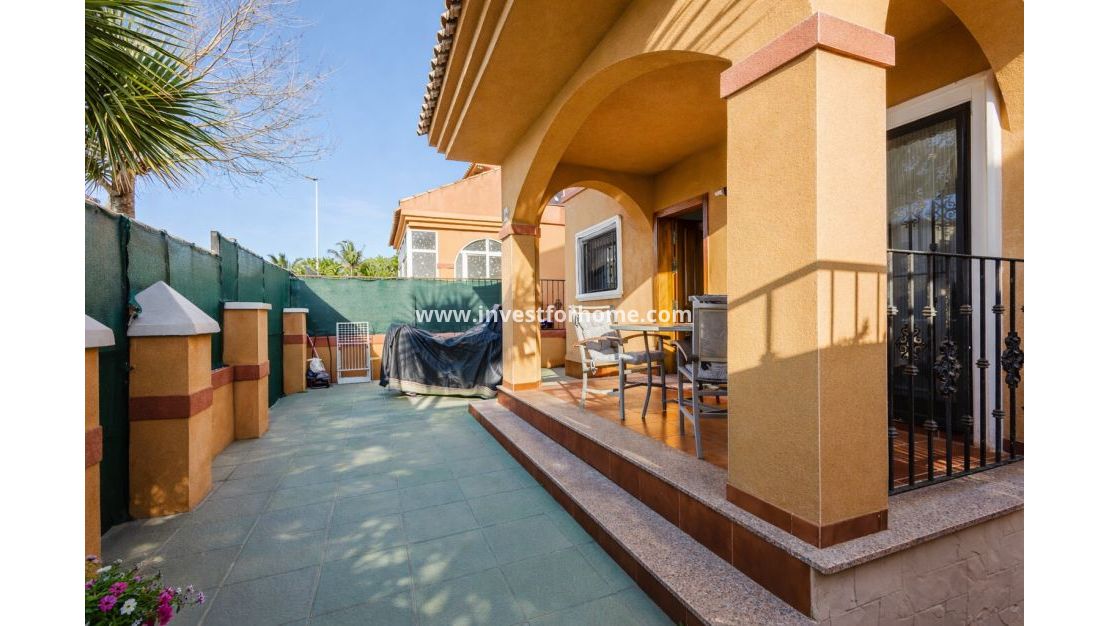Reventa - Chalet - Torrevieja - aguas nuevas