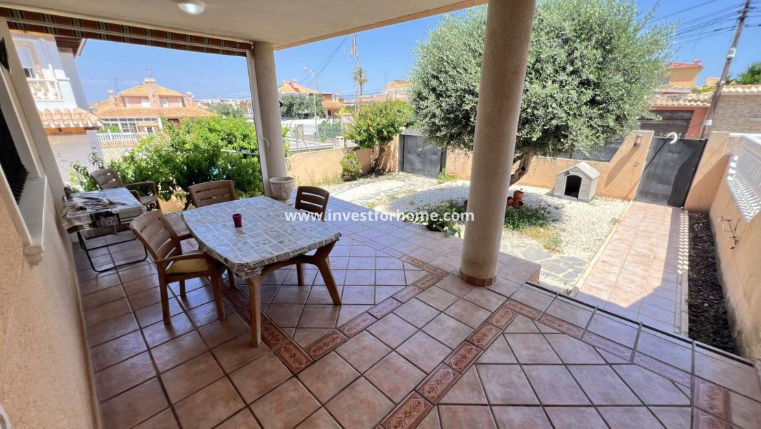 Reventa - Chalet - Torrevieja - aguas nuevas