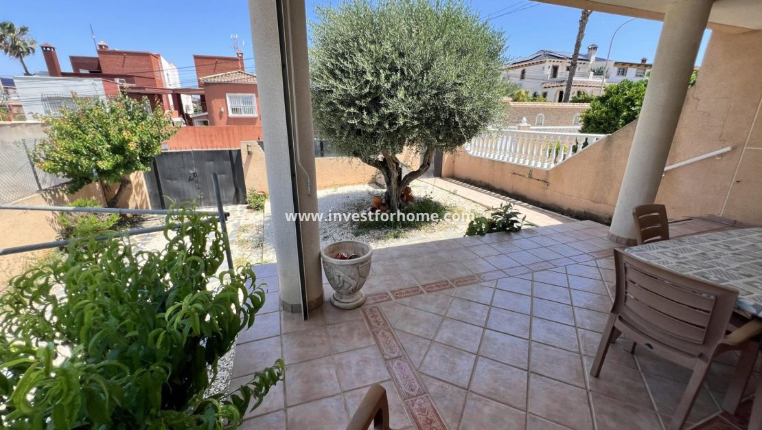 Reventa - Chalet - Torrevieja - aguas nuevas