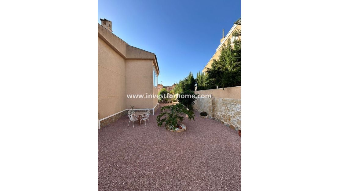 Reventa - Chalet - Torrevieja - aguas nuevas