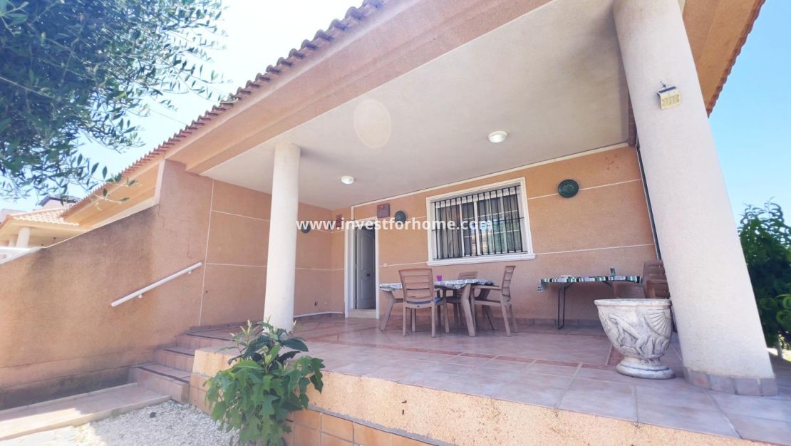 Reventa - Chalet - Torrevieja - aguas nuevas