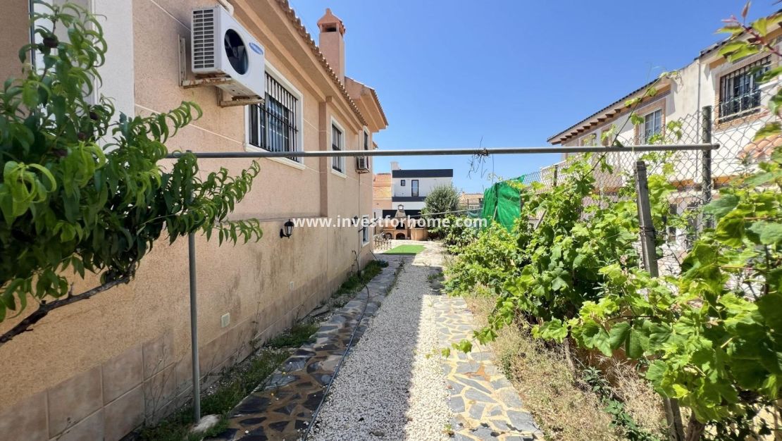 Reventa - Chalet - Torrevieja - aguas nuevas