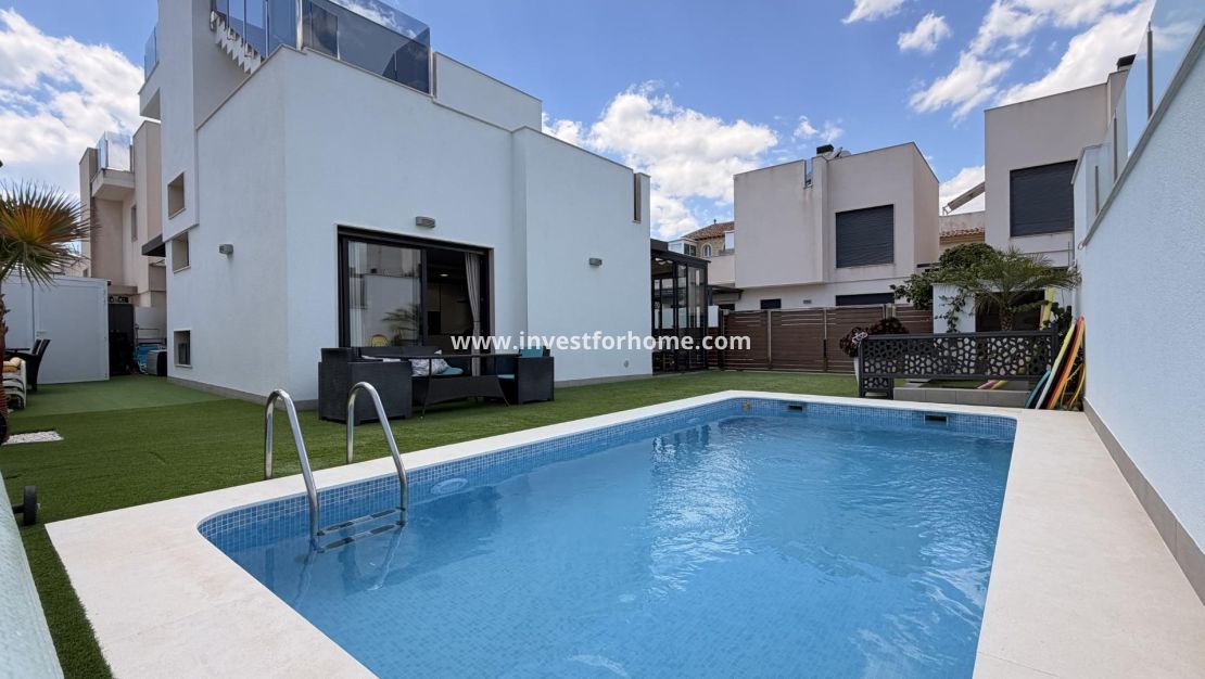 Reventa - Chalet - Torrevieja - aguas nuevas
