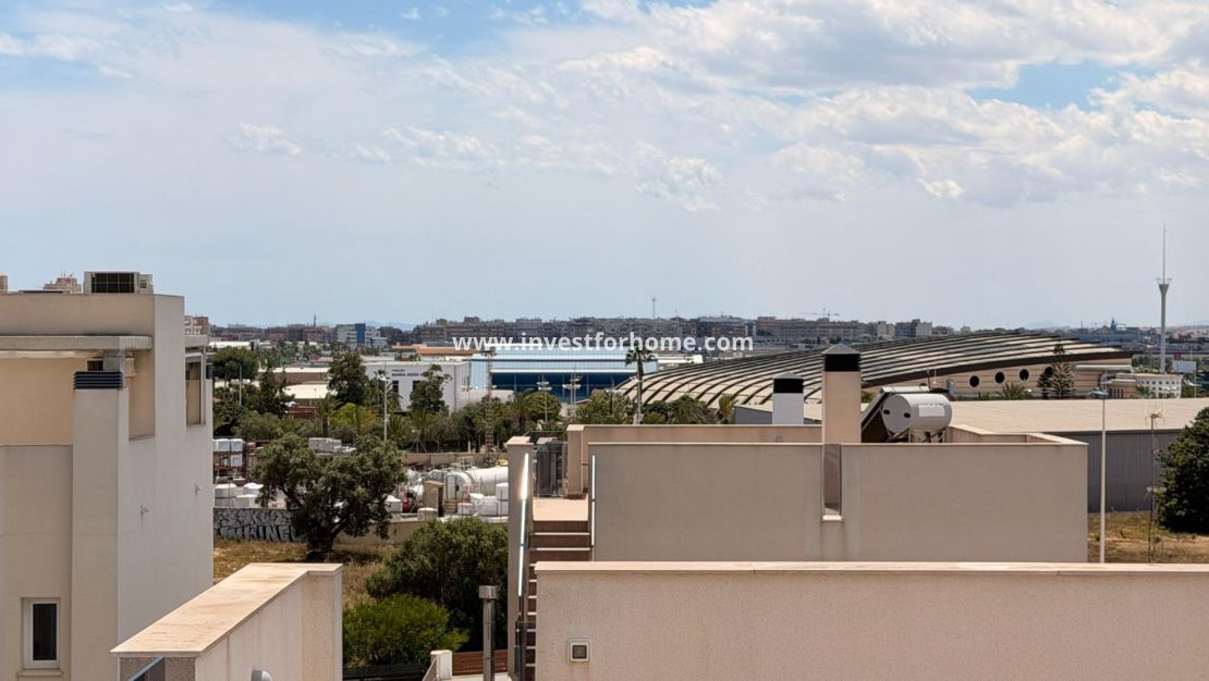 Reventa - Chalet - Torrevieja - aguas nuevas