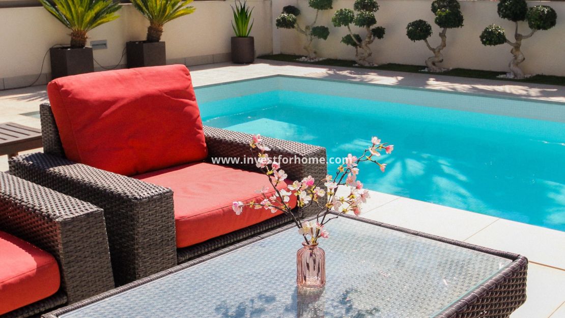 Reventa - Chalet - Torrevieja - Aguas Nuevas