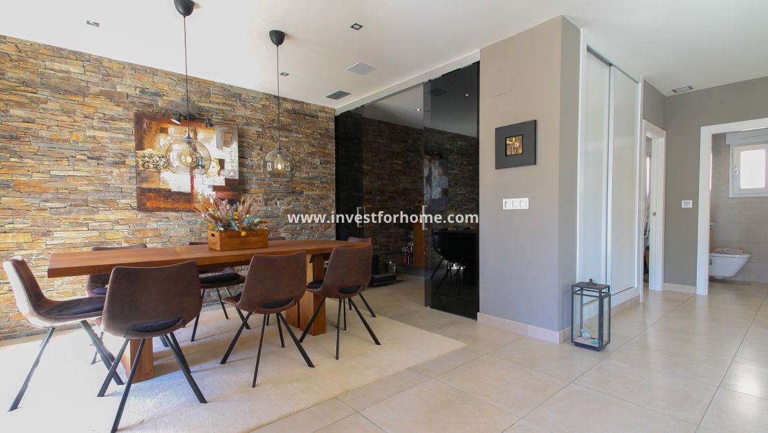 Reventa - Chalet - Torrevieja - Aguas Nuevas
