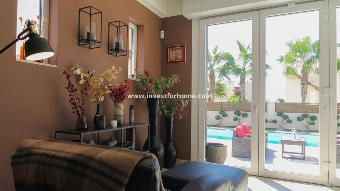 Reventa - Chalet - Torrevieja - Aguas Nuevas