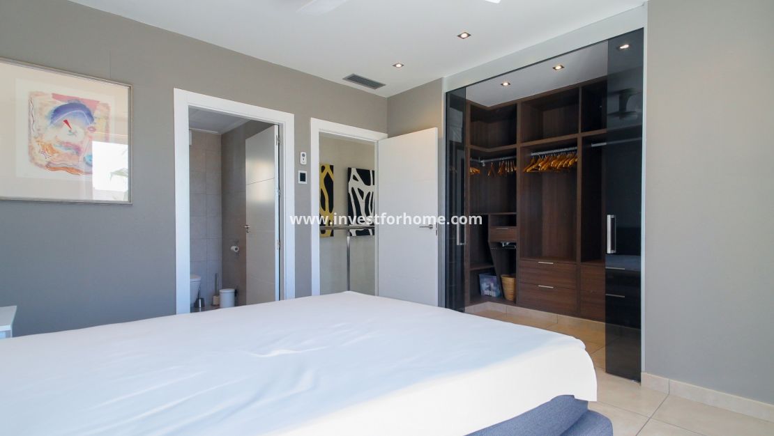 Reventa - Chalet - Torrevieja - Aguas Nuevas