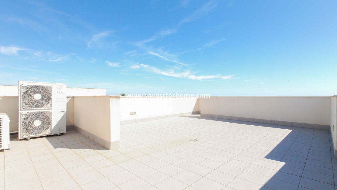 Reventa - Chalet - Torrevieja - Aguas Nuevas