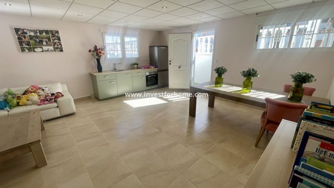 Reventa - Chalet - Urb. La Marina - Inland