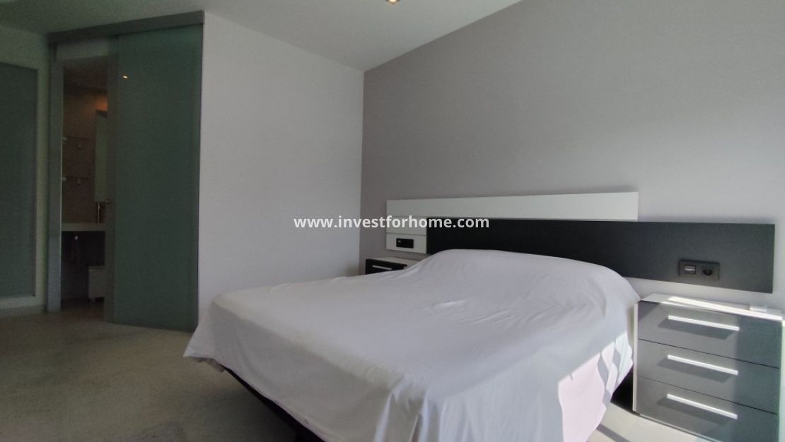 Sale - Apartment - El Raso