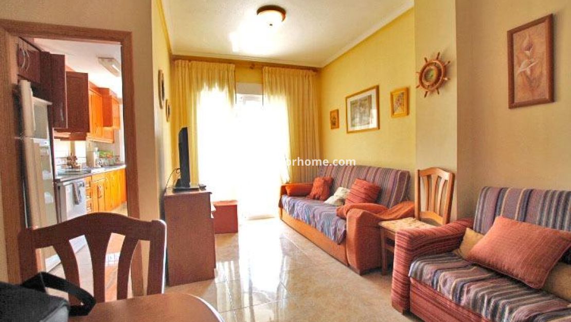 Sale - Apartment - Guardamar del Segura - Pueblo