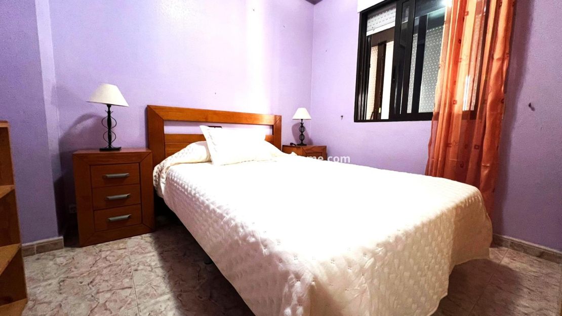 Sale - Apartment - Guardamar del Segura - Pueblo