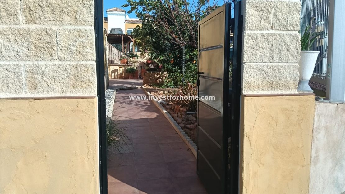 Sale - Apartment - Los Montesinos - Costa Blanca