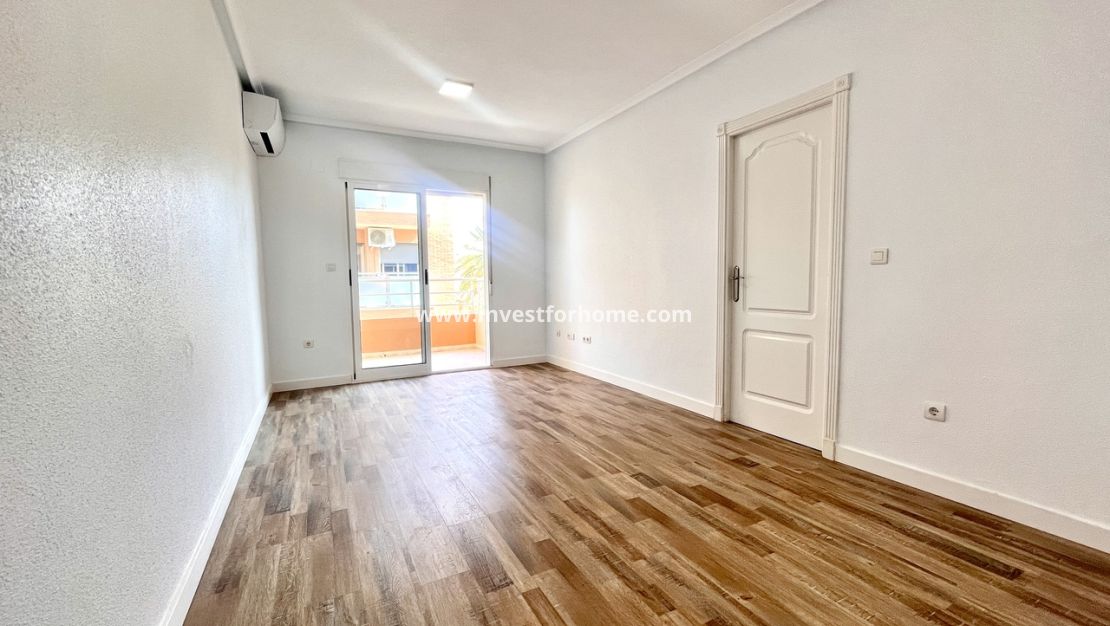 Sale - Apartment - San Miguel de Salinas - Inland