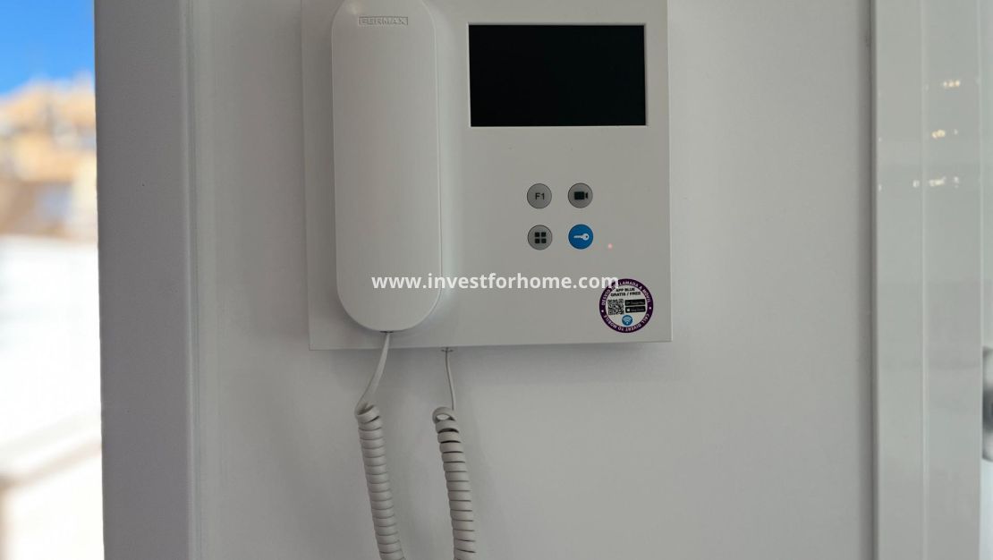 Sale - Apartment - Torrevieja - aguas nuevas