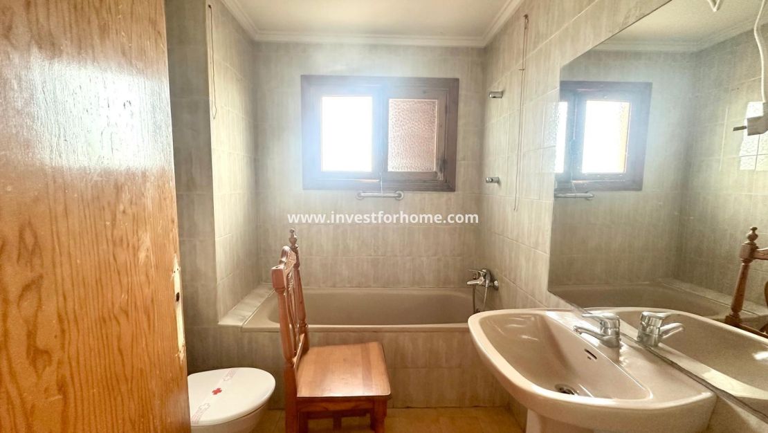 Sale - Apartment - Torrevieja - aguas nuevas