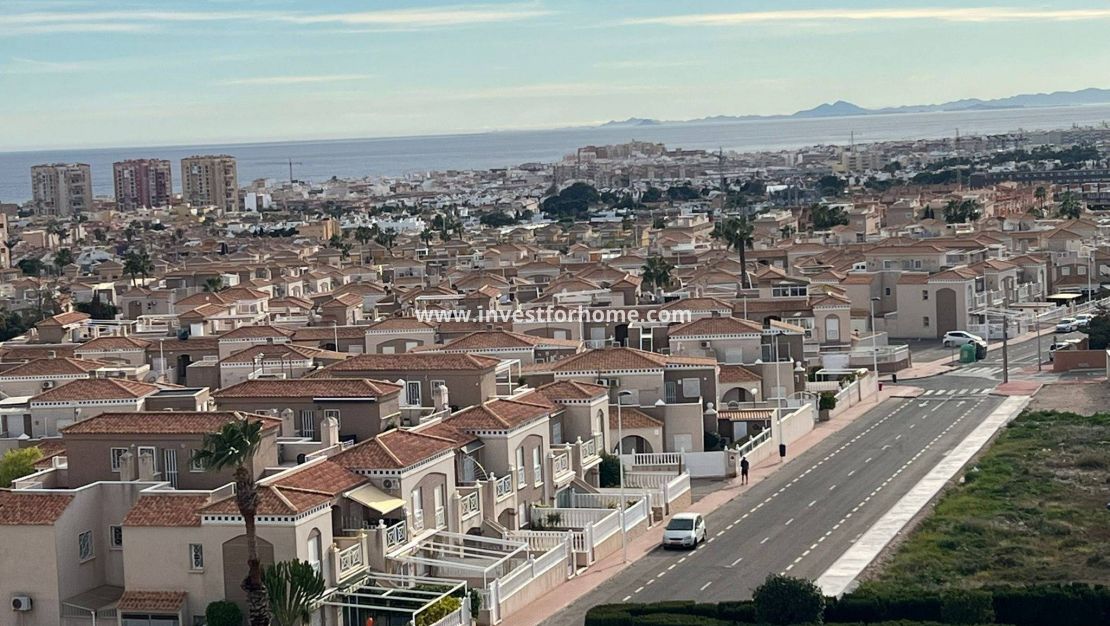 Sale - Apartment - Torrevieja - aguas nuevas
