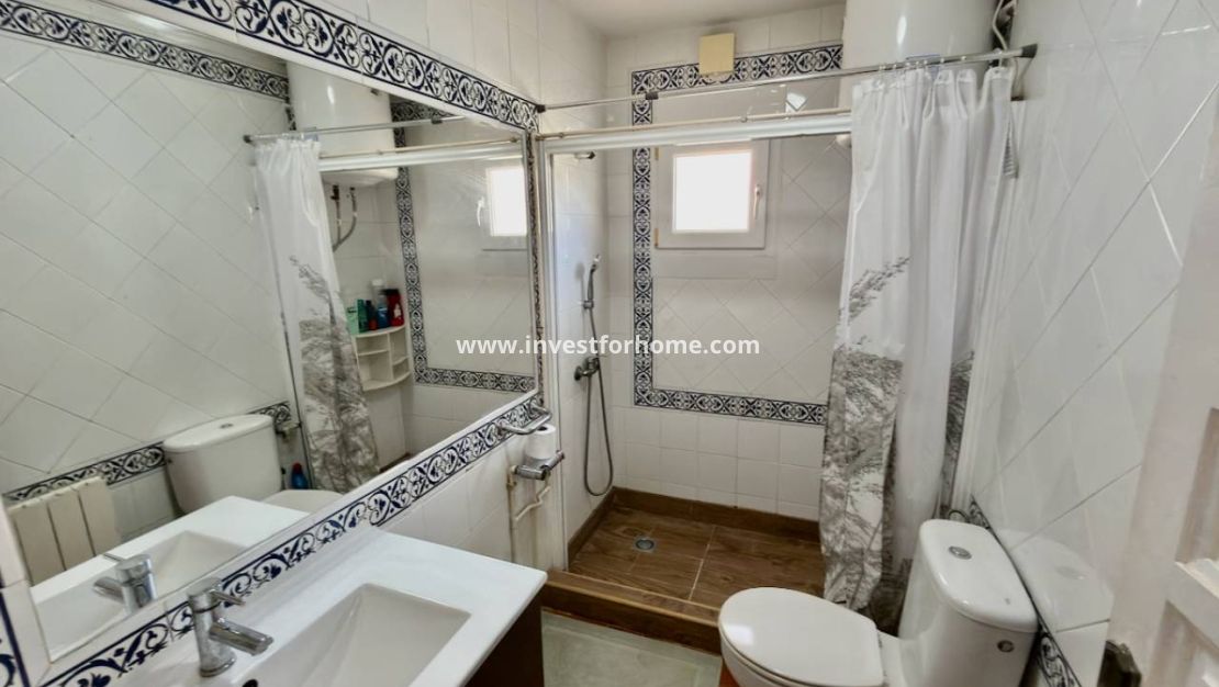 Sale - Apartment - Torrevieja - Aguas Nuevas