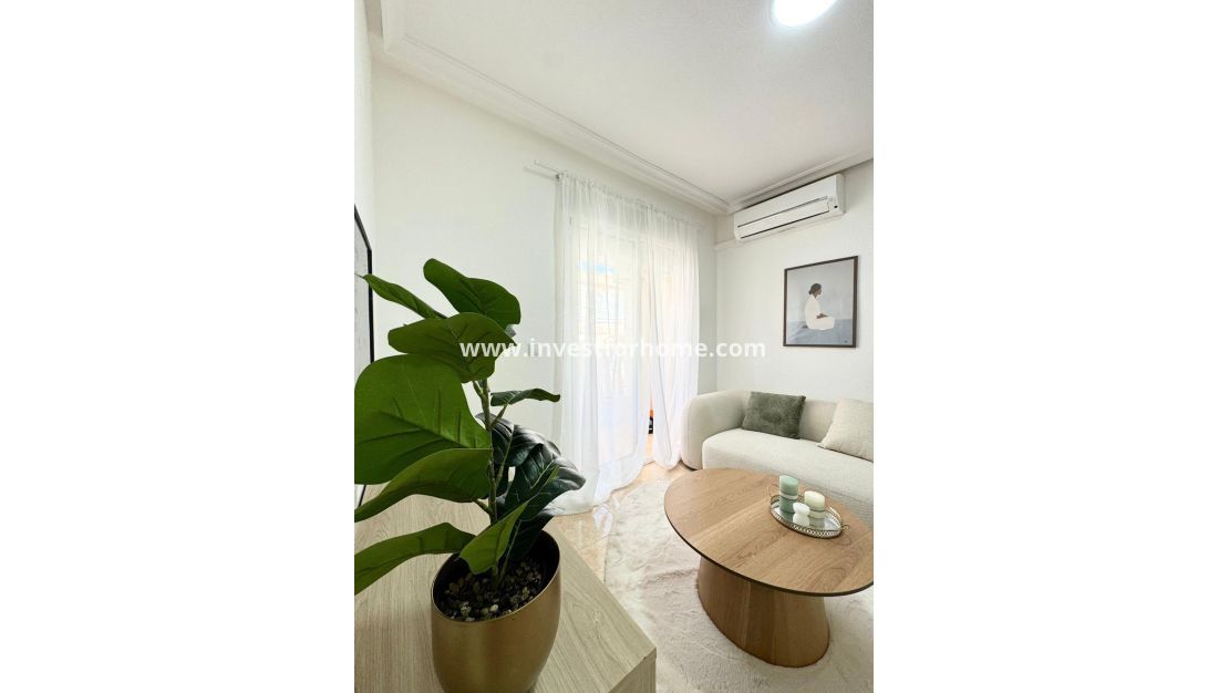 Sale - Apartment - Torrevieja - Antonio Machado
