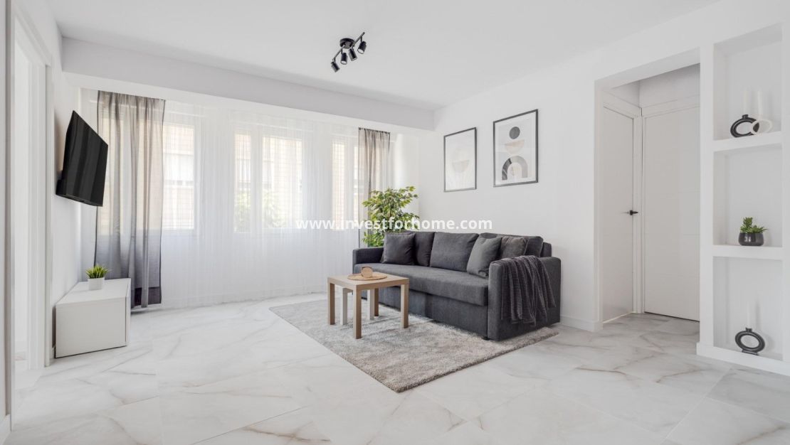 Sale - Apartment - Torrevieja - Center