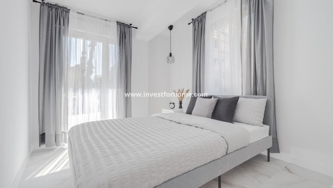 Sale - Apartment - Torrevieja - Center