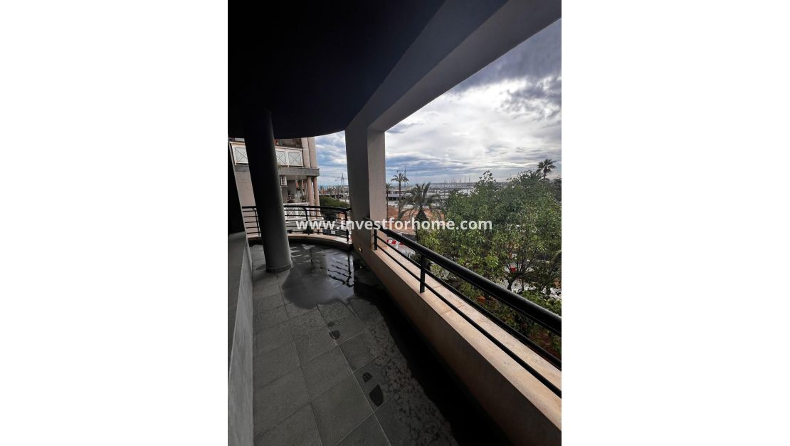 Sale - Apartment - Torrevieja - Centro - Muelle Pesquero