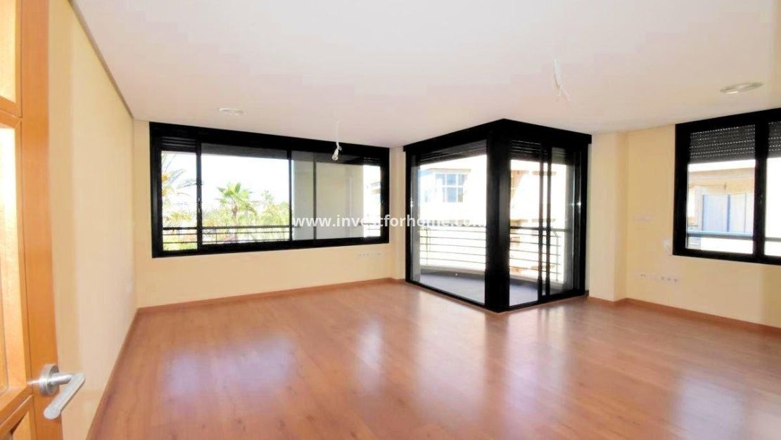 Sale - Apartment - Torrevieja - Centro - Muelle Pesquero