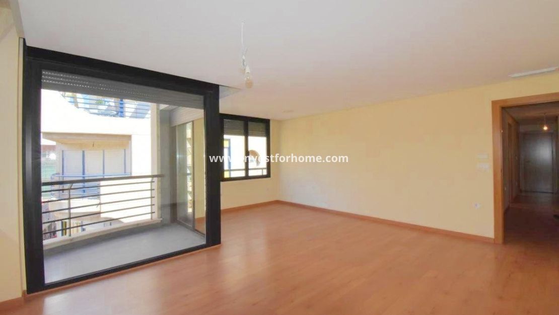 Sale - Apartment - Torrevieja - Centro - Muelle Pesquero