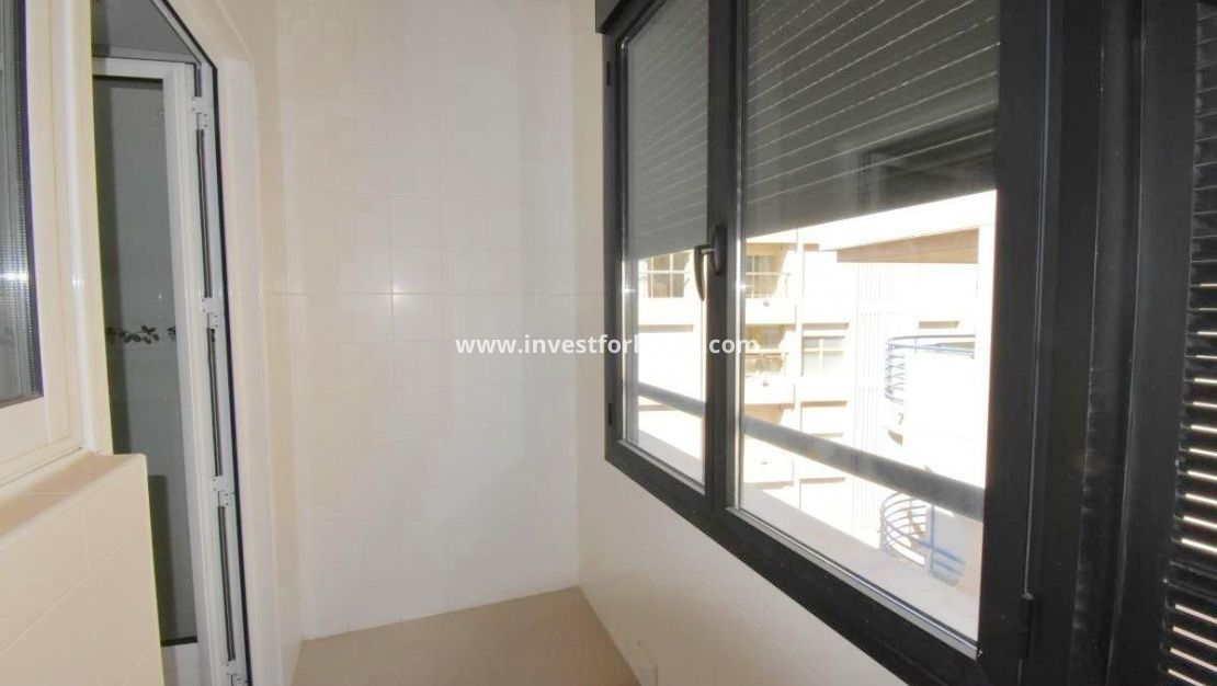 Sale - Apartment - Torrevieja - Centro - Muelle Pesquero