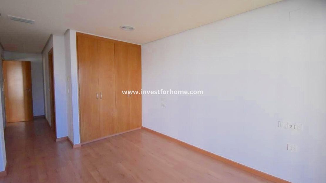 Sale - Apartment - Torrevieja - Centro - Muelle Pesquero