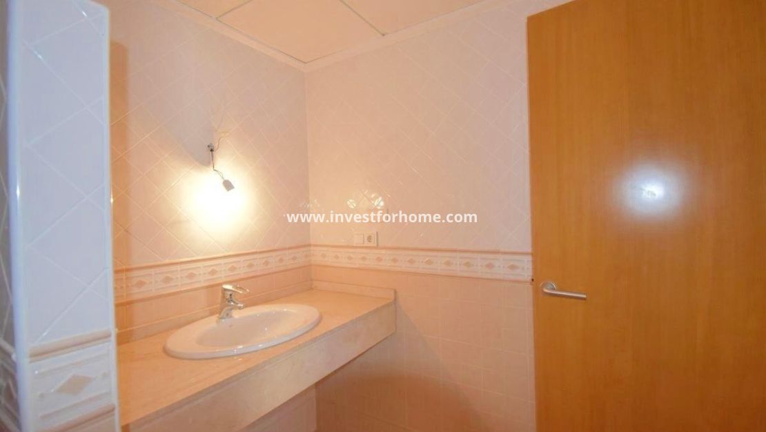 Sale - Apartment - Torrevieja - Centro - Muelle Pesquero