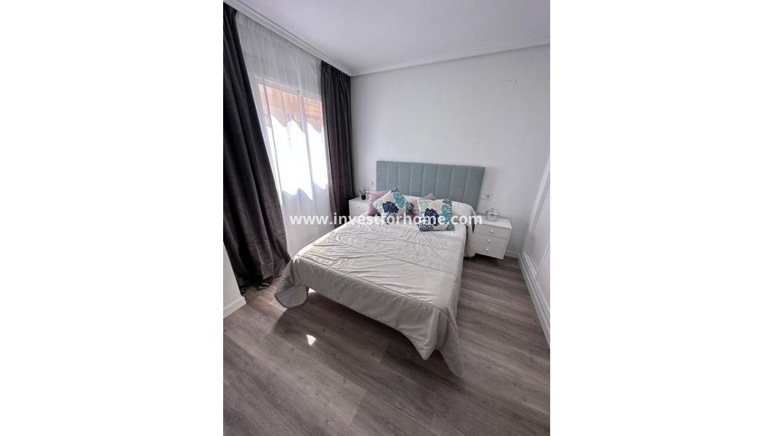 Sale - Apartment - Torrevieja - Centro - Muelle Pesquero