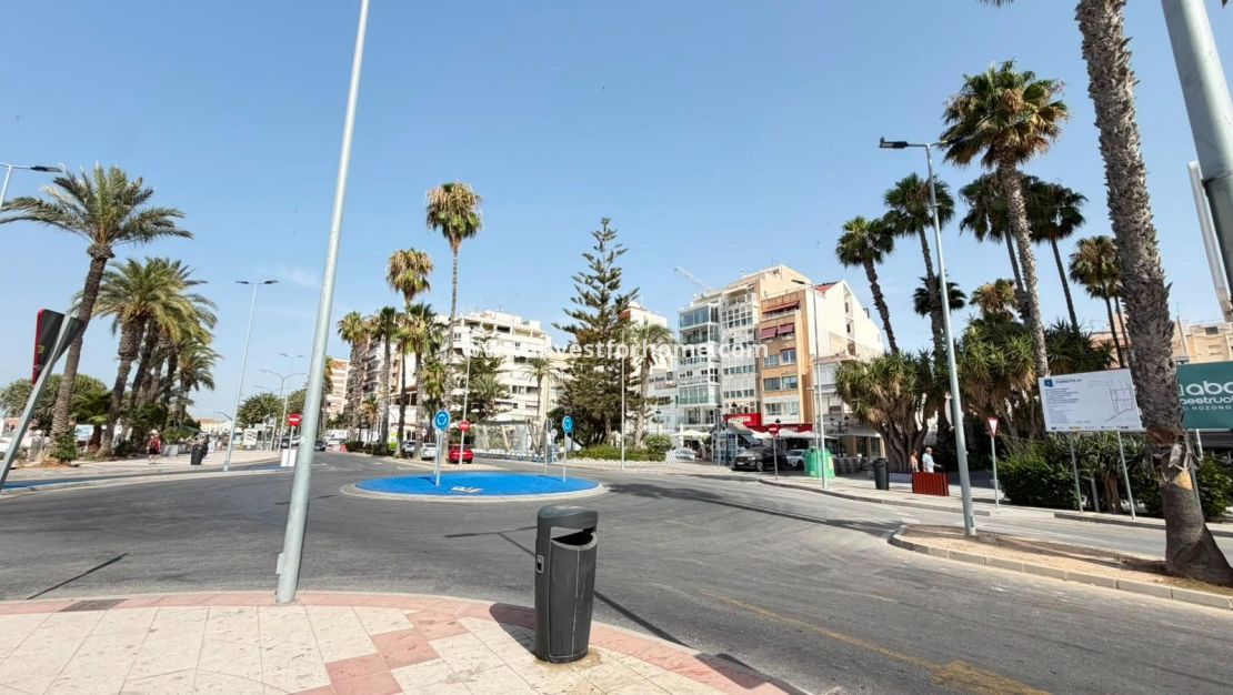 Sale - Apartment - Torrevieja - Centro - Muelle Pesquero