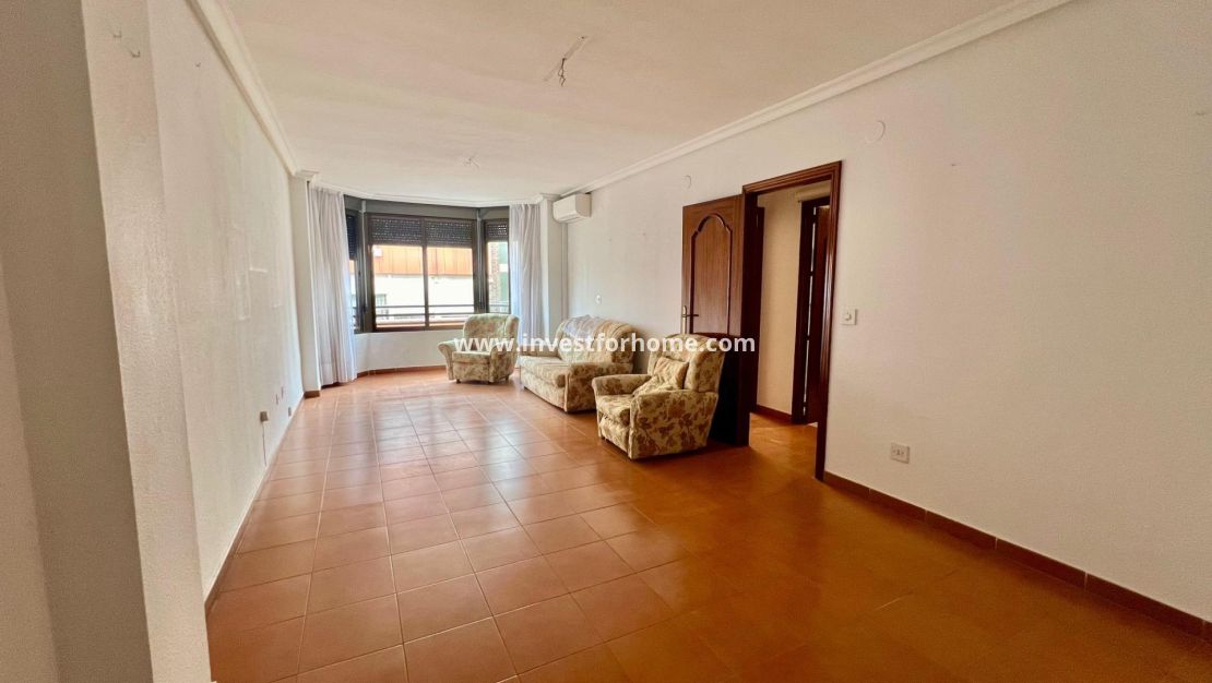 Sale - Apartment - Torrevieja - Centro