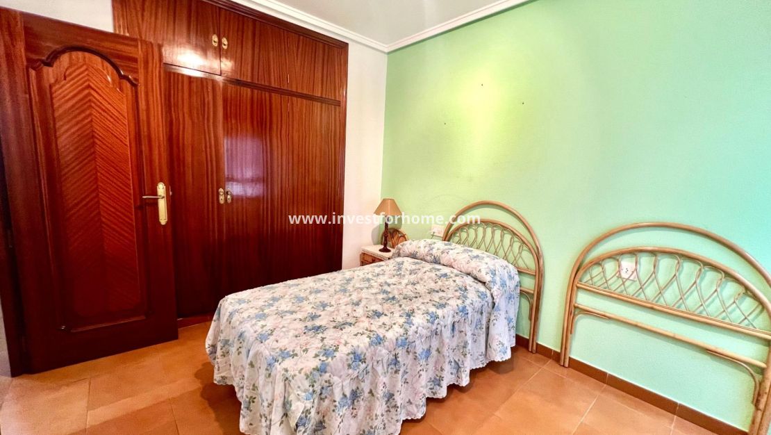 Sale - Apartment - Torrevieja - Centro