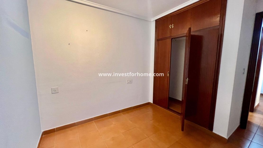 Sale - Apartment - Torrevieja - Centro